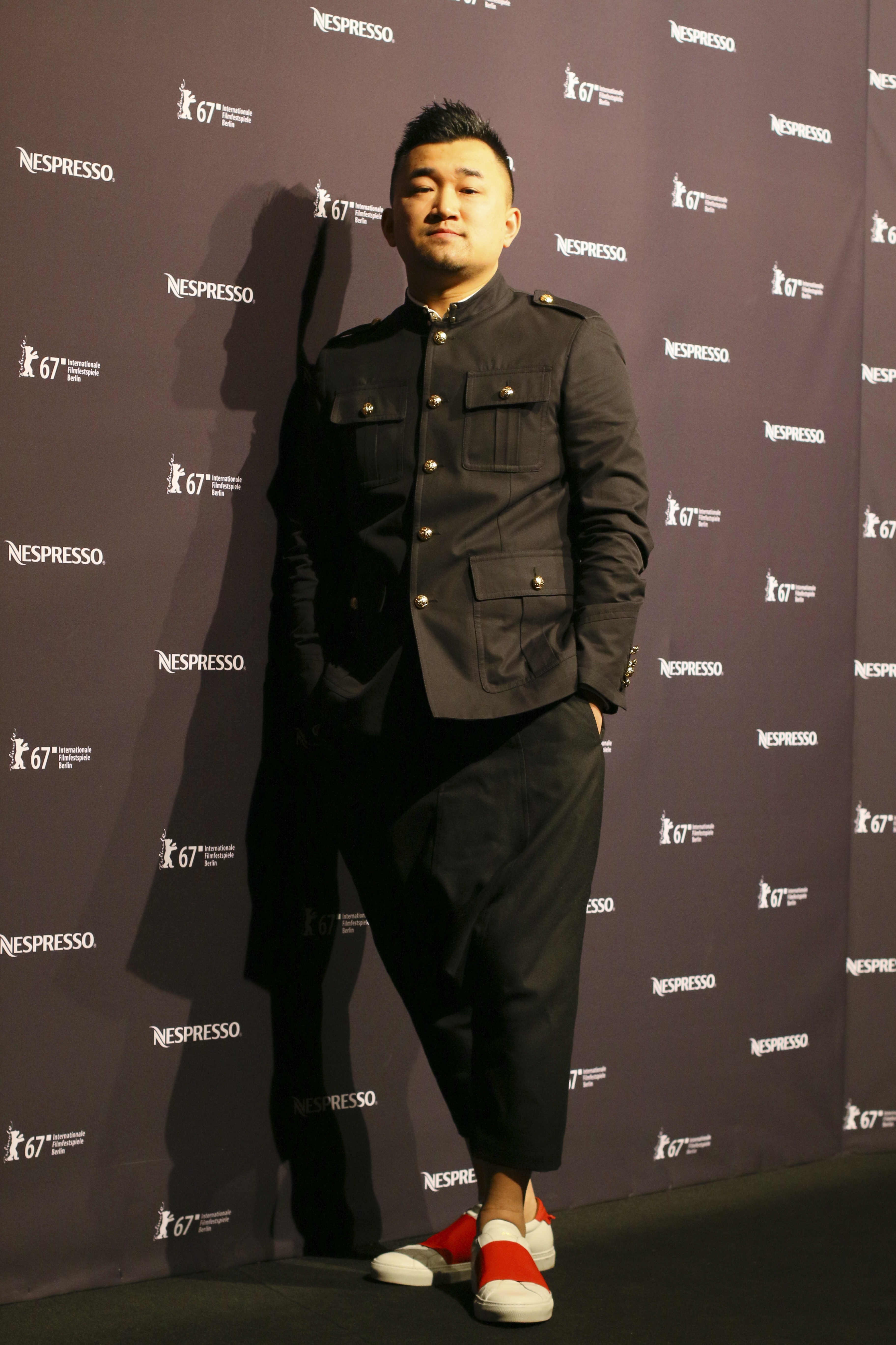 险胜首场状态出色，澳大利亚队观众沸腾！，Rookie重返赛场观众掌声雷动的简单介绍