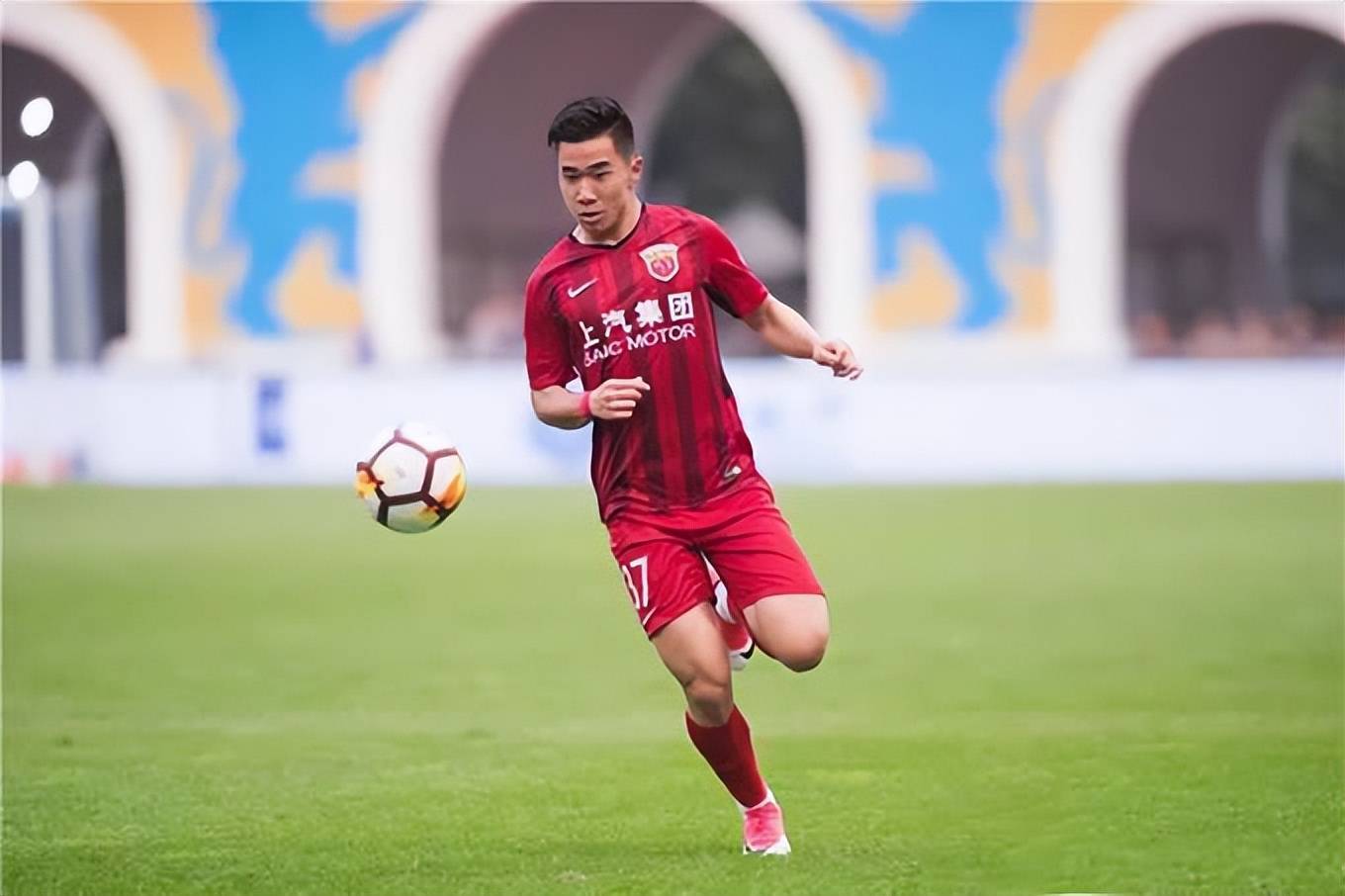 BB app-纳达尔在法国队比赛中出色防守,出色发挥引发热议!引发球迷热议-BB app