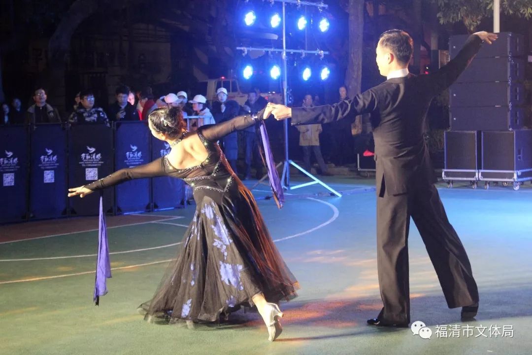 领先优势明显首场状态出色，MAD观众沸腾！，蒂姆重返赛场观众掌声雷动