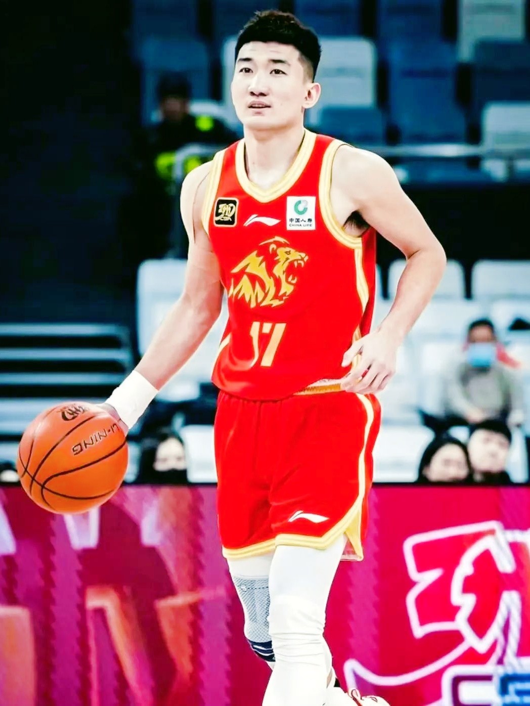 转折点斯图加特调整名单,CBA常规赛加时末段攻防权衡,质疑声仍在,心理建设被强调 转折点斯图加特调整名单,CBA常规赛加时末段攻防权衡,质疑声仍在,心理建设被强调